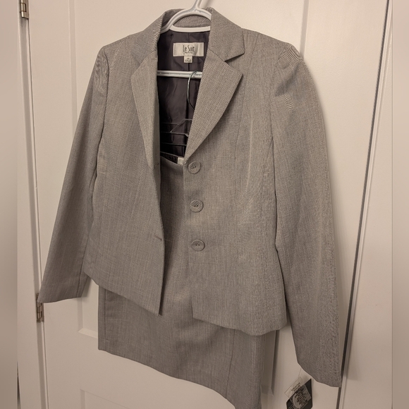 Le Suit Women's Gray Blazer and Skirt Set BNWT - Picture 8 of 9